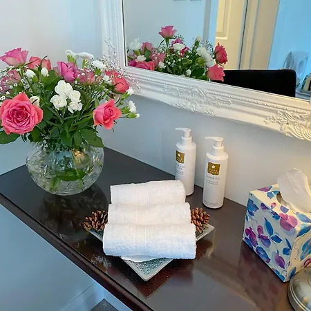 Number 10 Bed & Breakfast *