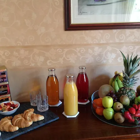 Bed and breakfast Number 10 *